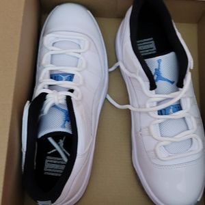 Jordan 11 retro low